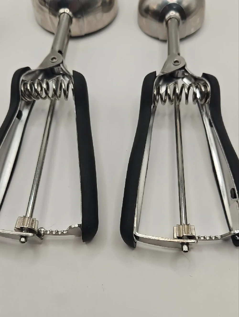 Stainless Steel Spring-Loaded Ice Cream Scoop (Set of 3) 2Tbsp 4Tbsp 1/2 Cup